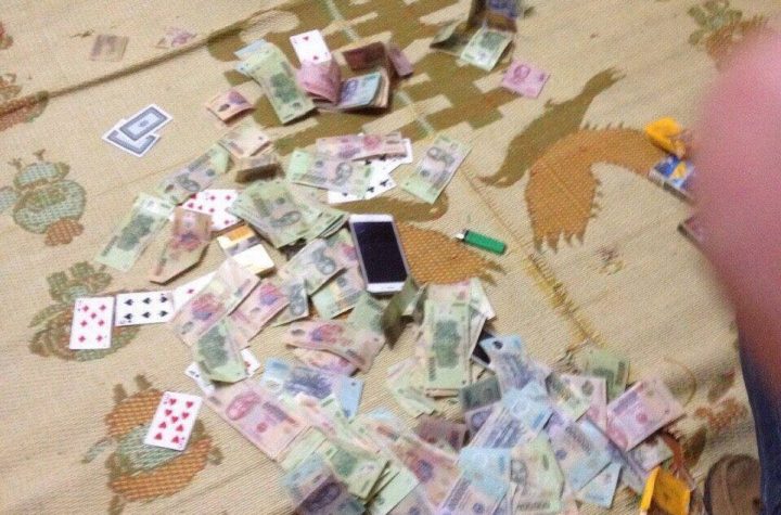 Tang vật thu được từ 2 vụ đánh bạc và đá gà ăn tiền tại Thăng Bình, Quảng Nam